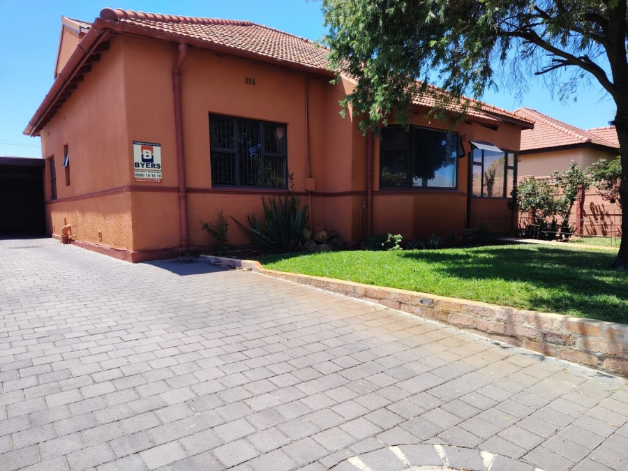 5 Bedroom Property for Sale in Glenlilly Western Cape